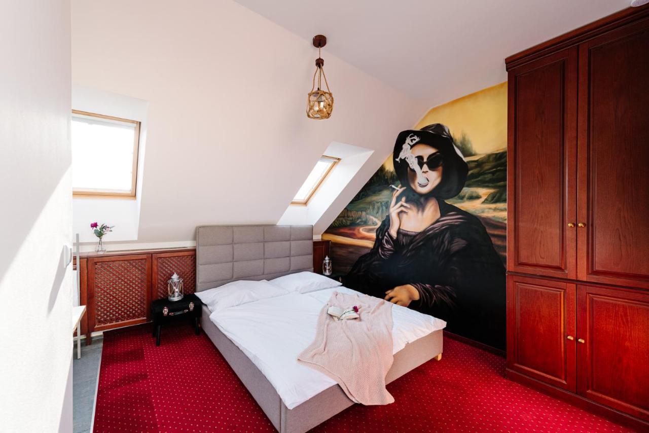 Petra Inn Apartments In Historical Palace 브라티슬라바 외부 사진