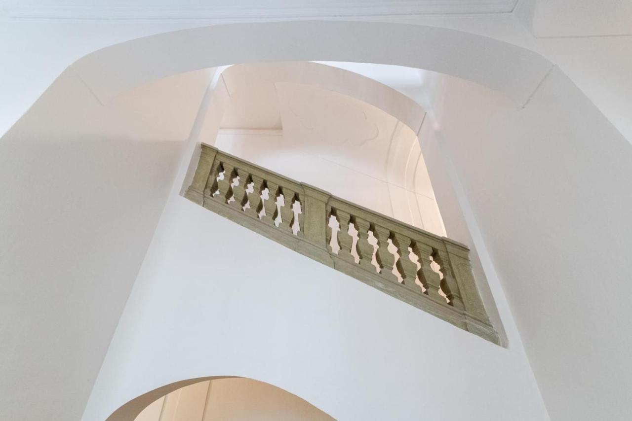 Petra Inn Apartments In Historical Palace 브라티슬라바 외부 사진