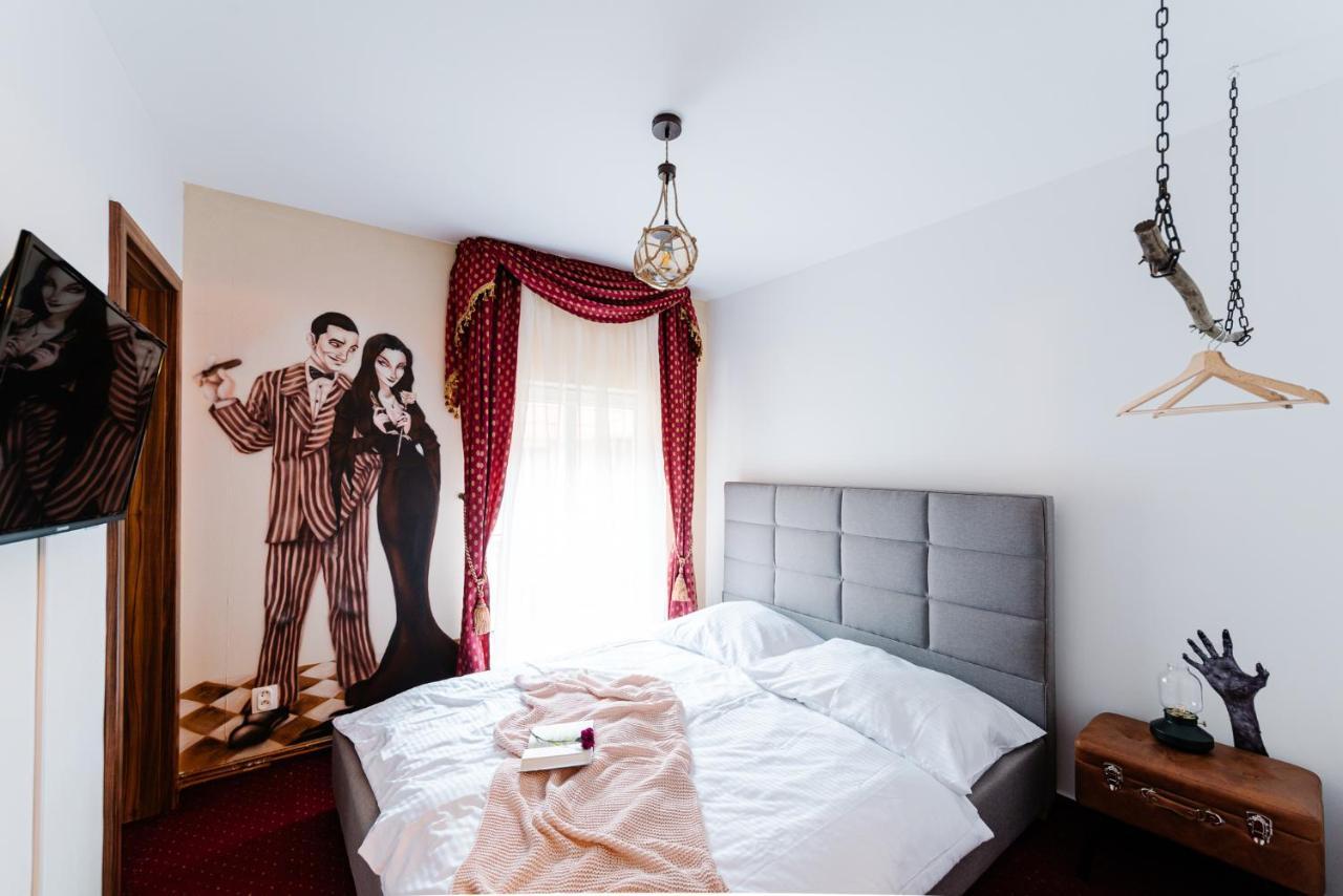 Petra Inn Apartments In Historical Palace 브라티슬라바 외부 사진