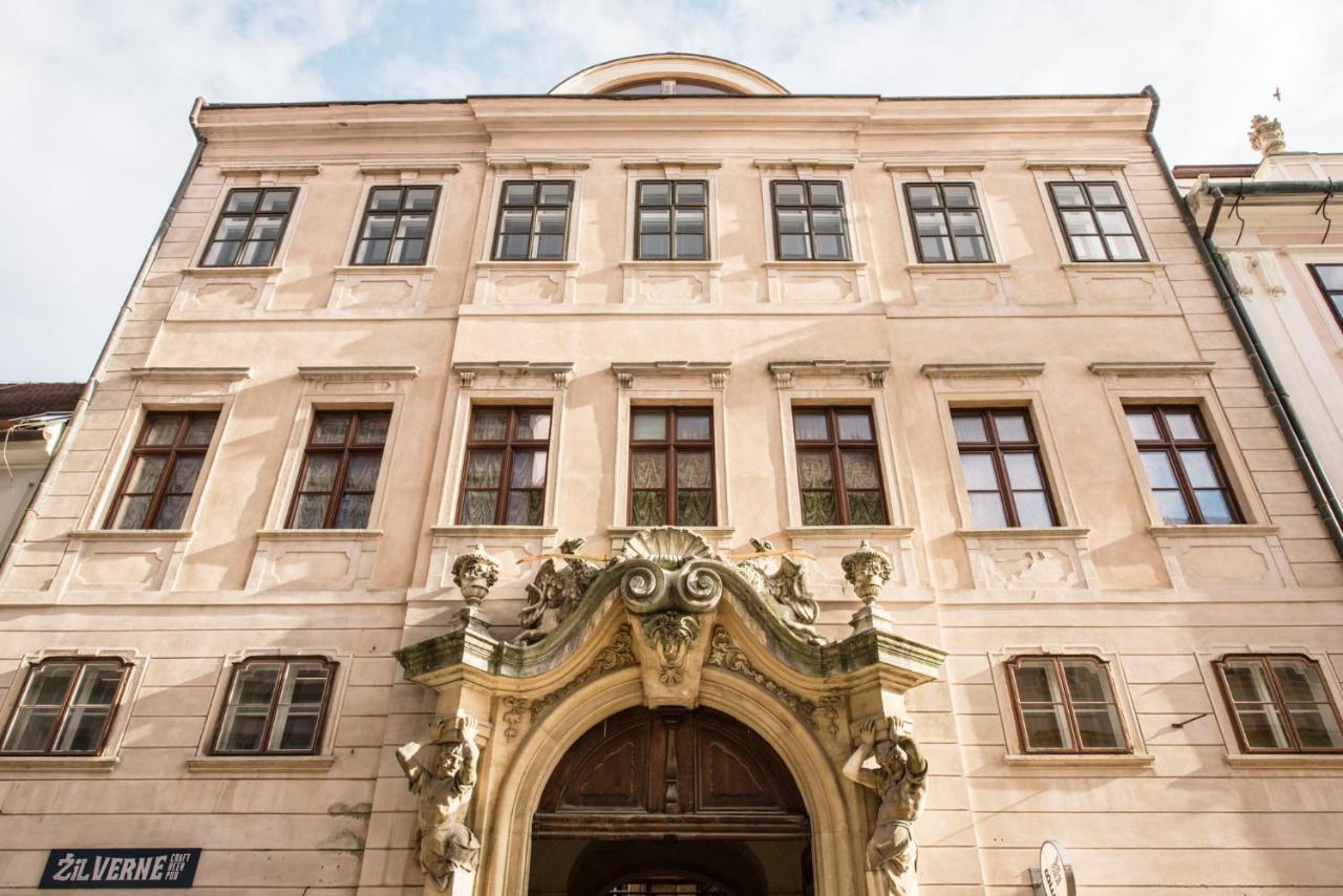 Petra Inn Apartments In Historical Palace 브라티슬라바 외부 사진