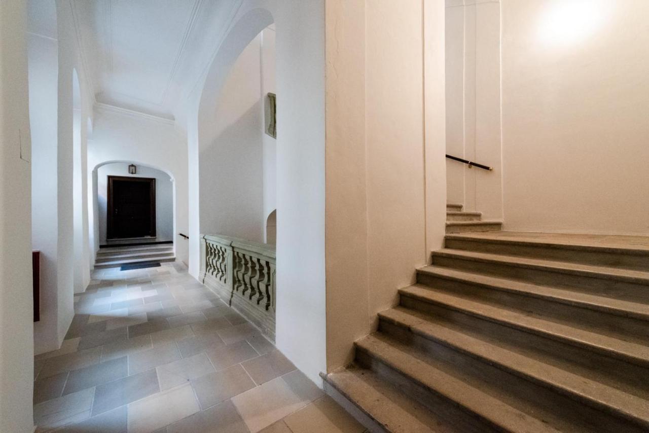Petra Inn Apartments In Historical Palace 브라티슬라바 외부 사진
