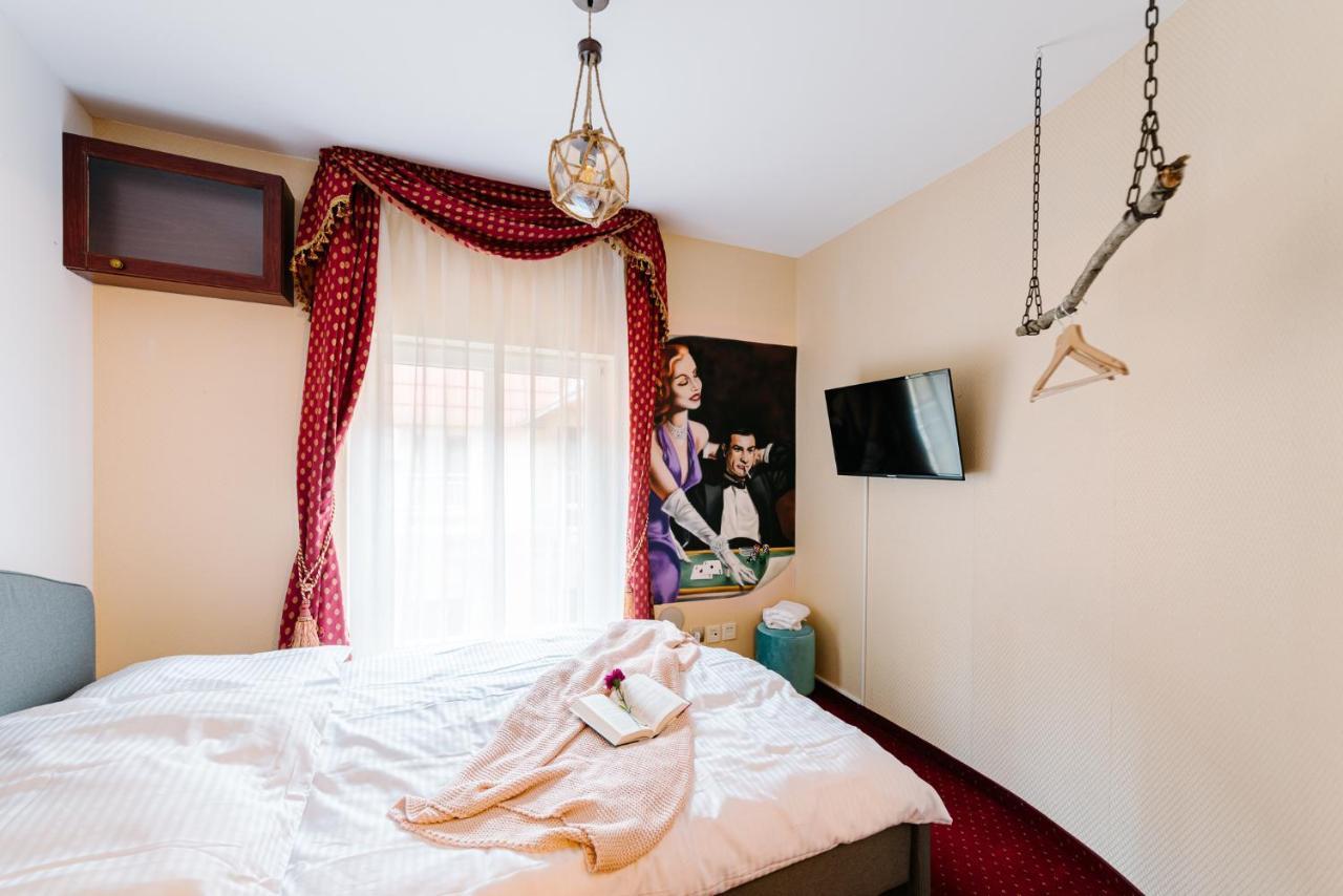 Petra Inn Apartments In Historical Palace 브라티슬라바 외부 사진